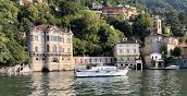 Panorama del Lago di Como visto durante una cena romantica in barca
