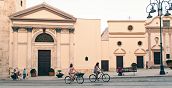 Esplorazione di Cagliari in bicicletta durante un city tour