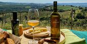 Esperienza di dormire in una starsbox in Maremma e cesto picnic