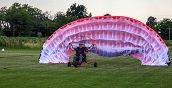 Pramotore in decollo dall'aviosuperficie di Dovera