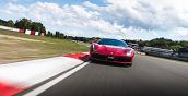 Supercar Ferrari in accelerazione sul circuito di Busca Piemonte