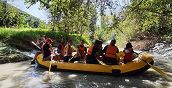 Avventura acquatica in rafting nella natura selvaggia del Trentino