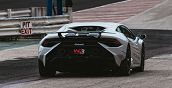 Supercar Lamborghini Huracán Tecnica durante una sessione di guida sportiva