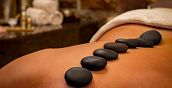 Esperienza hot stone a Salerno per rilassamento profondo