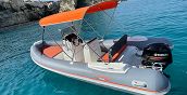 Gita in gommone tra le baie nascoste di Tropea