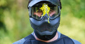 Sfida di paintball all'aperto a Salerno