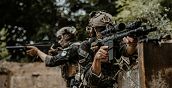 Partita di softair con strategia e azione outdoor