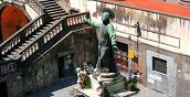 Vista esterna del Bed and Breakfast Domus Gemi a Napoli