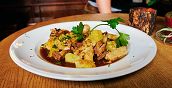Piatto tradizionale tirolese: Gröstl con carne e patate