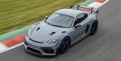 Vista dall'alto della Porsche 718 Cayman GT4 RS da corsa