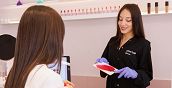 Scegli le tonalità per il tuo rossetto su misura