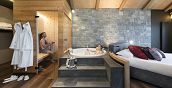 Sauna e idromassaggio privato nella Spa Suite a Livigno per relax di coppia
