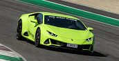 Supercar Lamborghini Huracán EVO in accelerazione sul tracciato di Magione