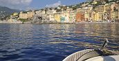 Vista panoramica dalla barca durante un’escursione tra Portofino e Camogli