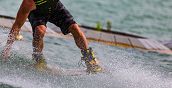Wakeboarder in azione in Calabria a Badolato Marina