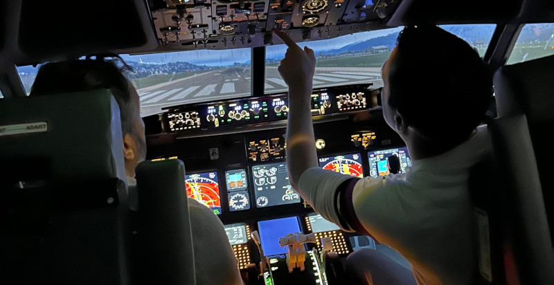 Simulatore Boeing 737 a La Spezia per esperienza di volo realistica