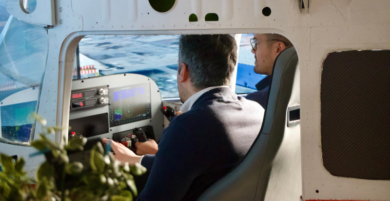 Centro di simulazione di volo a La Spezia con istruttore
