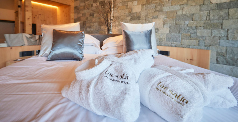 Esperienza di lusso in Spa Suite a Livigno ideale per coppie romantiche