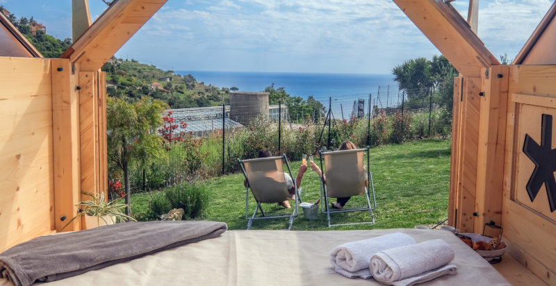 Panorama mare in lontananza dalla StarsBox a Sanremo Liguria