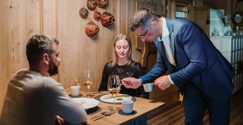 ristorante Stua da Legn a Livigno con atmosfera alpina elegante