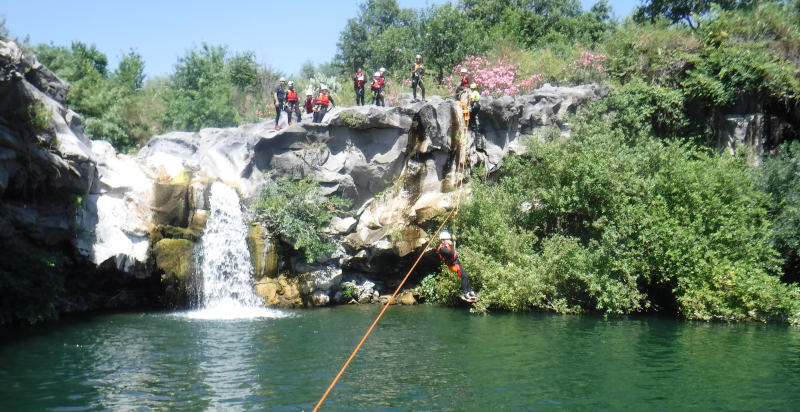 Esplorazione delle gole vulcaniche del fiume Alcantara