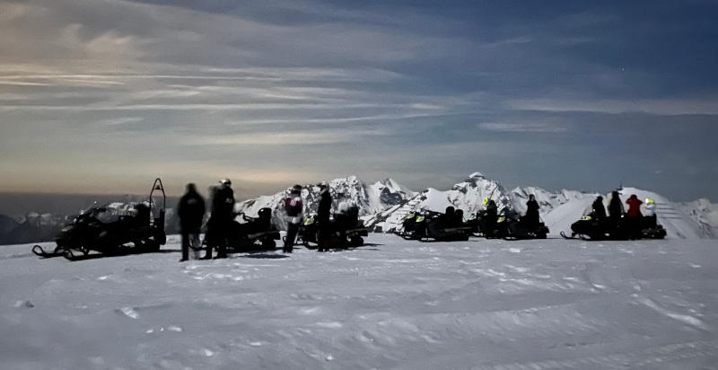 Tour in motoslitta sulle Alpi Orobie con guida esperta