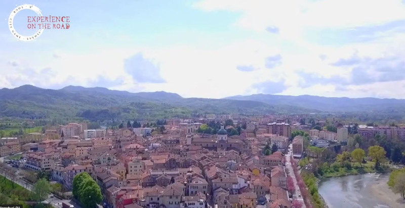 Vicoli medievali di Ovada trasformati in percorso di gioco per Urban Escape