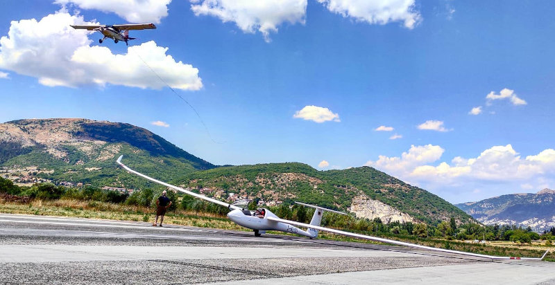 esperienza volo aliante tra le montagne d'Abruzzo