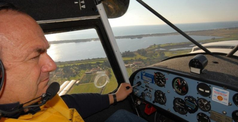 Regalare un volo in aeroplano con prova di pilotaggio vicino a Latina