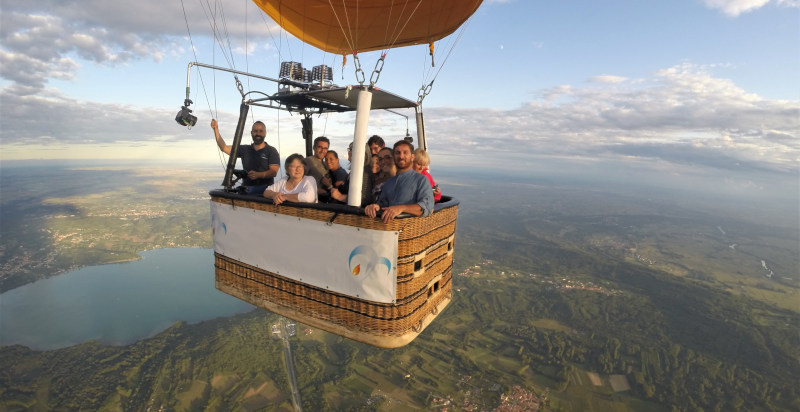 Panorama dal volo in mongolfiera sul Canavese
