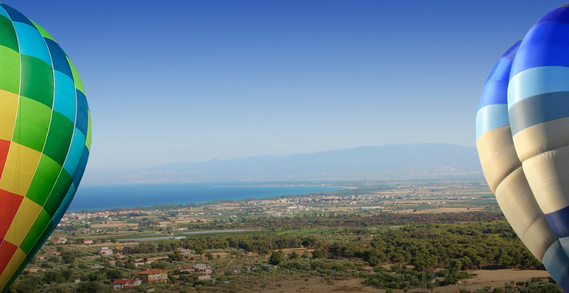 Vista aerea della piana di Sibari durante un volo in mongolfiera