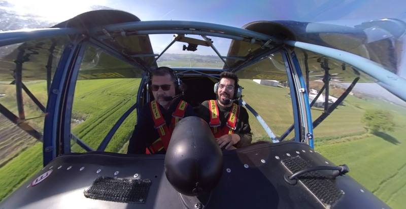 Aeroplano pronto al decollo da Recanati per un volo panoramico 