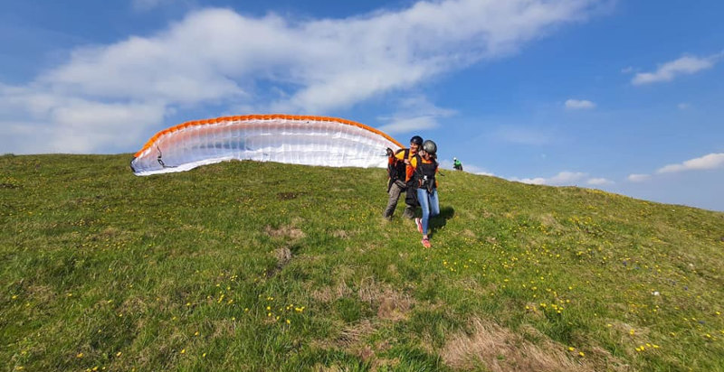 Decollo da 1520 metri per un volo in parapendio nella provincia di Verona